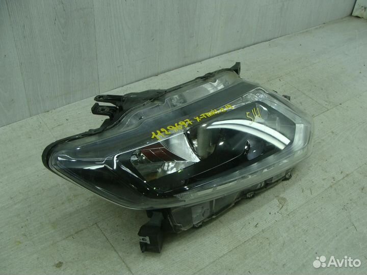 Фара правая Nissan X-Trail