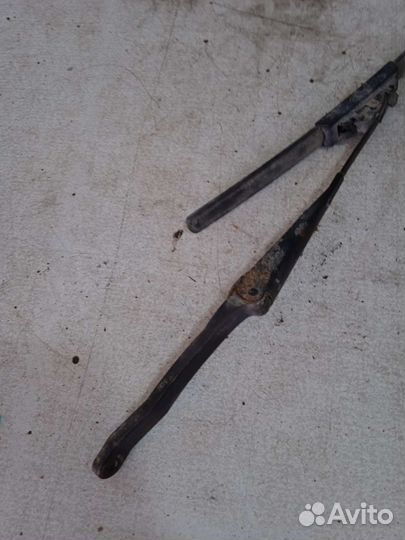 Поводок дворника задний Nissan Terrano 2 Ниссан