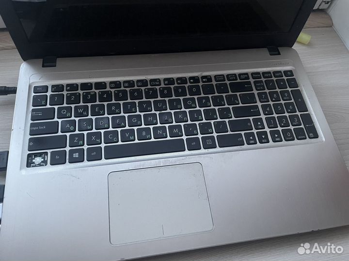 Ноутбук asus