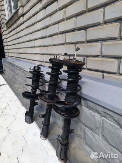 Стойки на toyota Пронард, Авалон