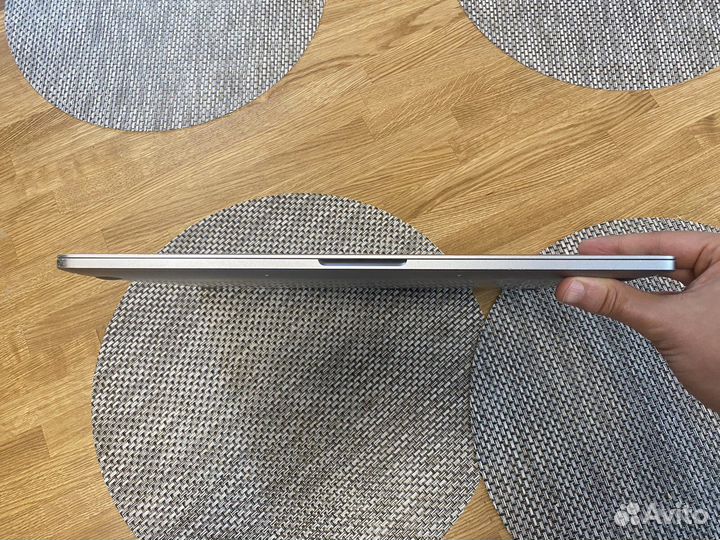 Macbook pro 15 2017 touch bar/ core i7