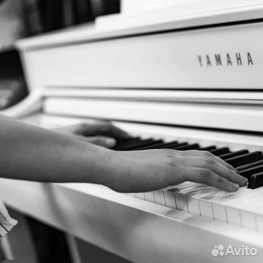 Репетитор по игре на фортепиано