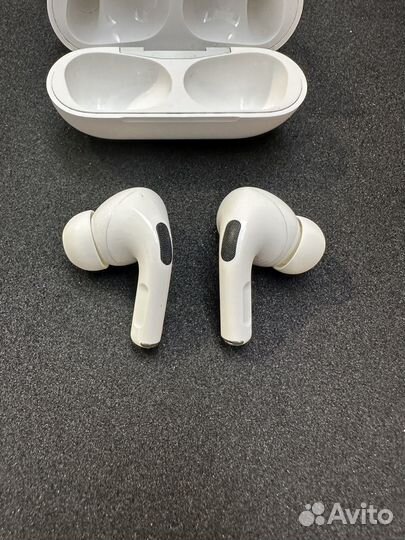 Беспроводные наушники Apple AirPods Pro, белый