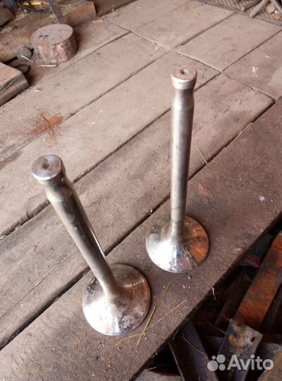 Клапана впускные дизельного судна