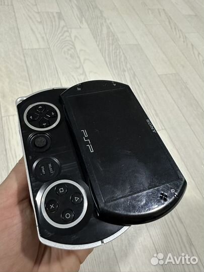 Sony PSP GO прошитая + игры