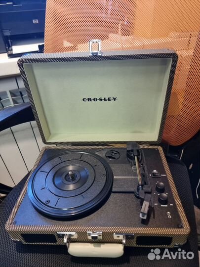 Проигрыватель винила Crosley plus cr8005f