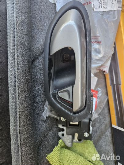 Ручка двери правая задняя внутренняя Civic 4D