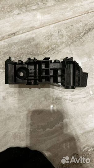 Кронштейн переднего бампера 86515-m0000