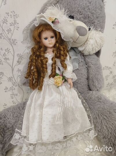Кукла фарфоровая коллекционная