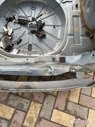 Часть задний Volvo S40 2.4