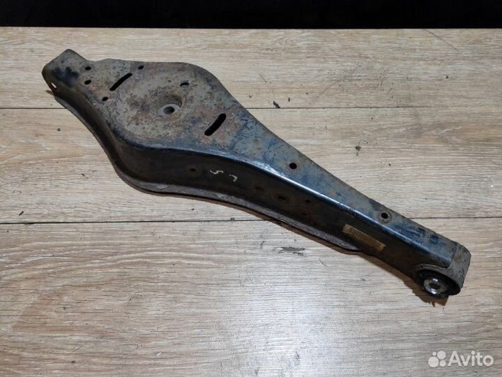 Рычаг подвески задний Volkswagen Passat B6 1.9 BXE