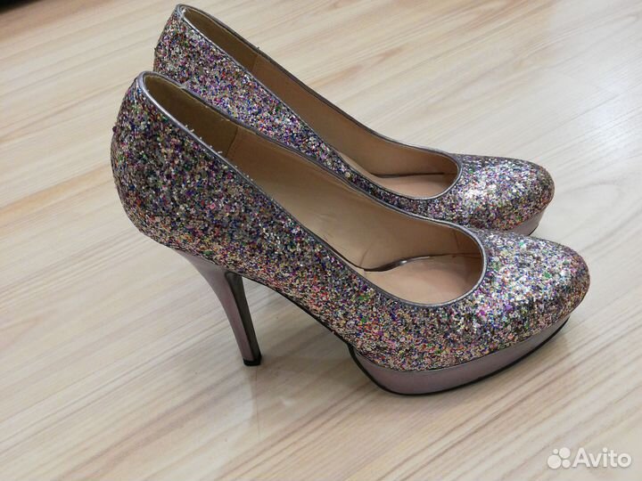 Туфли женские на шпильке