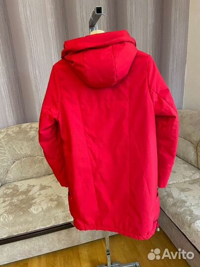 Демисезонная куртка красная парка р.44-46