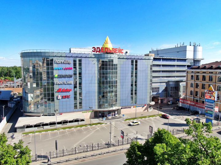 Помещение или остров в ТЦ от 10 м²