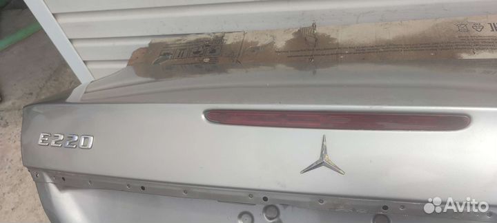 Мерседес W 211 крышка багажника