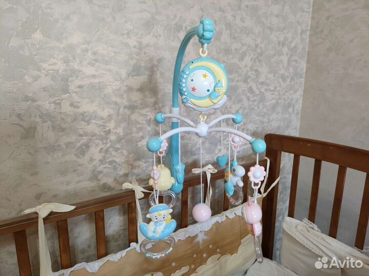 Музыкальный мобиль с проектором