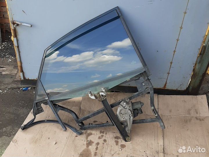 Стекло боковое Audi A6 C5 Ауди А6 ц5