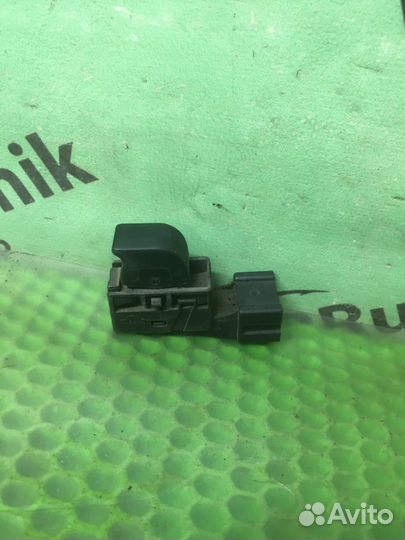 Кнопка стеклоподъемника Nissan Primera (P11) II ре