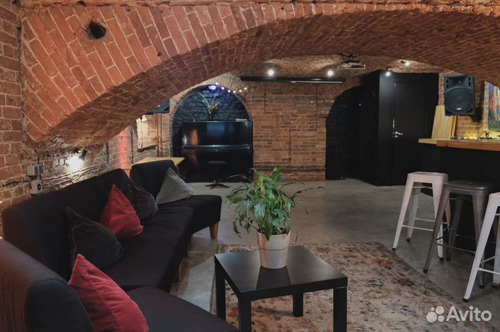 Лофт гостиная в аренду рядом с Казанским собором
