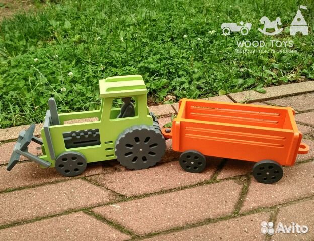 Трактор и тележки новые