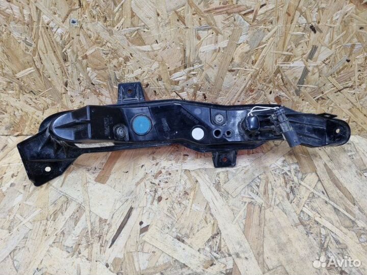 Фонарь противотуманный задний левый Land Rover