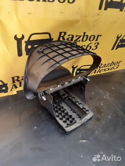 Кожух рулевой колонки Mazda 6 GG 1.8 2006