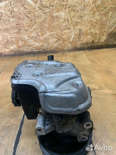 Насос гидроусилителя руля Mercedes C-Class W203