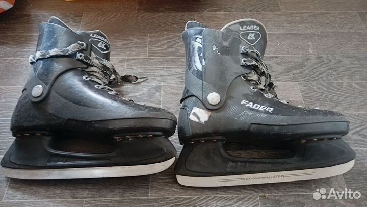 Коньки хоккейные