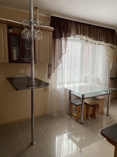 2-к. квартира, 53,7 м², 1/3 эт.