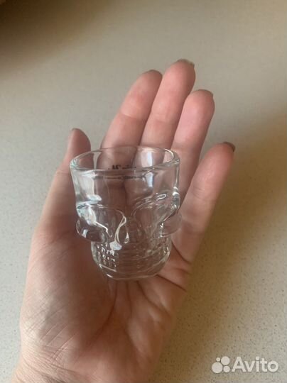 Стопки в форме черепа