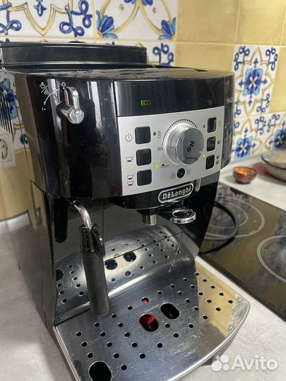 Кофемашина delonghi magnifica s