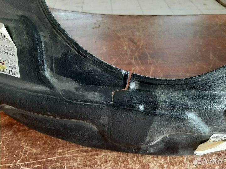 Пара передних подкрылок Toyota Camry