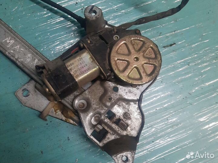 Задний левый стеклоподъёмник mazda 626 ge