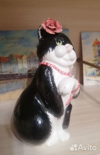 Фигурка кошки