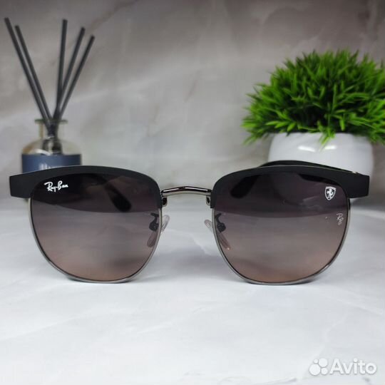 Очки солнцезащитные Ray-Ban (хит сезона)