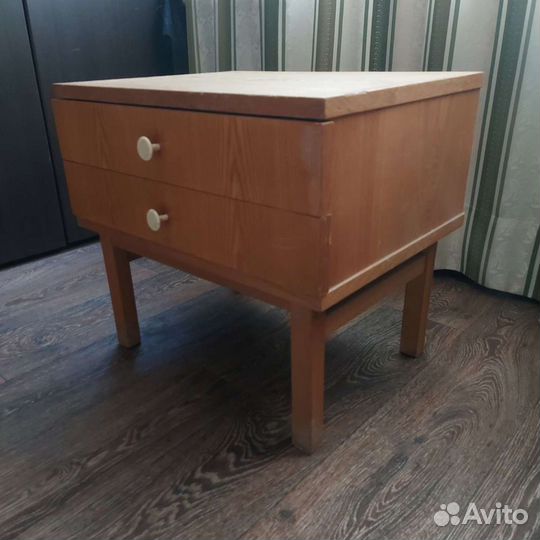 Тумбочка прикроватная