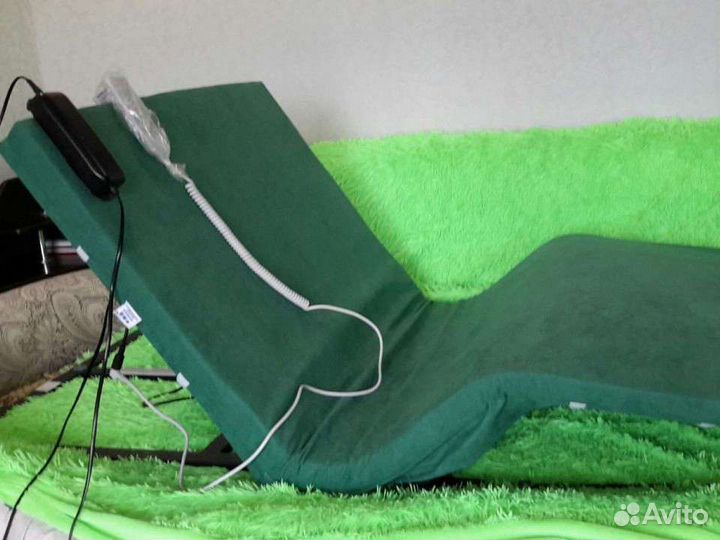 Электрическая кровать с пультом управления