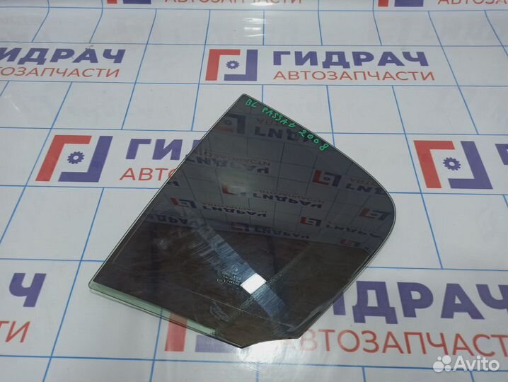 Стекло двери задней левой (форточка) Volkswagen Pa