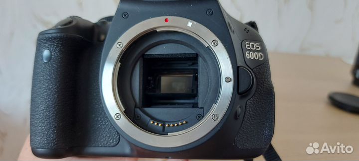 Зеркальный фотоаппарат Canon EOS 600D тушка