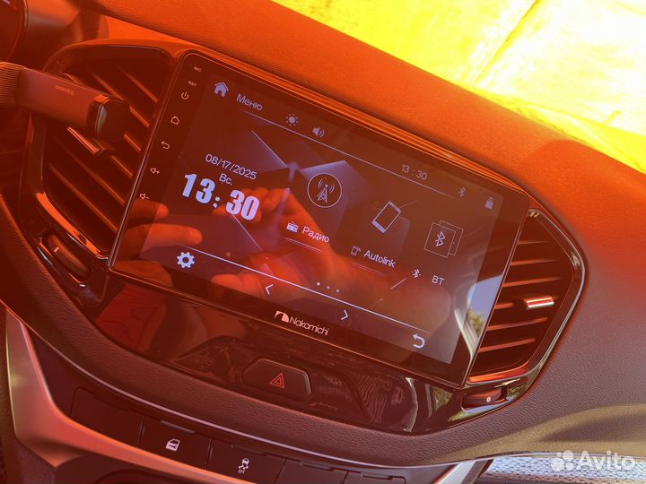 Магнитола на Весту