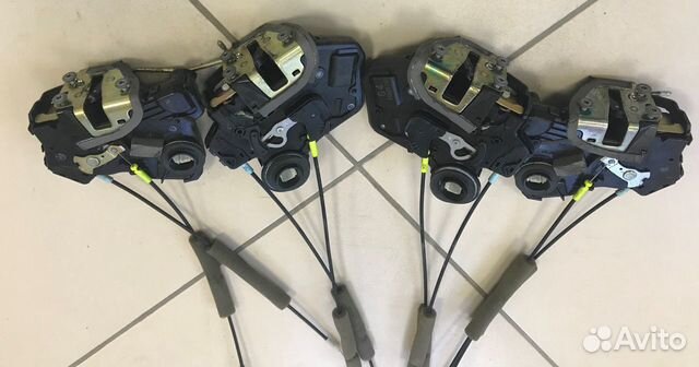 Замок двери toyota crown GRS182 (Тойота Краун)