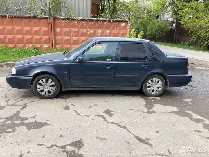 Volvo 460 1.7 МТ, 1995, битый, 320 000 км
