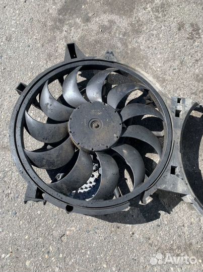 Вентилятор радиатора Infiniti EX35