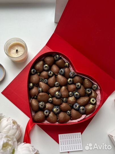 День матери клубника