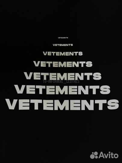 Футболка оверсайз Vetements Pyramid черная