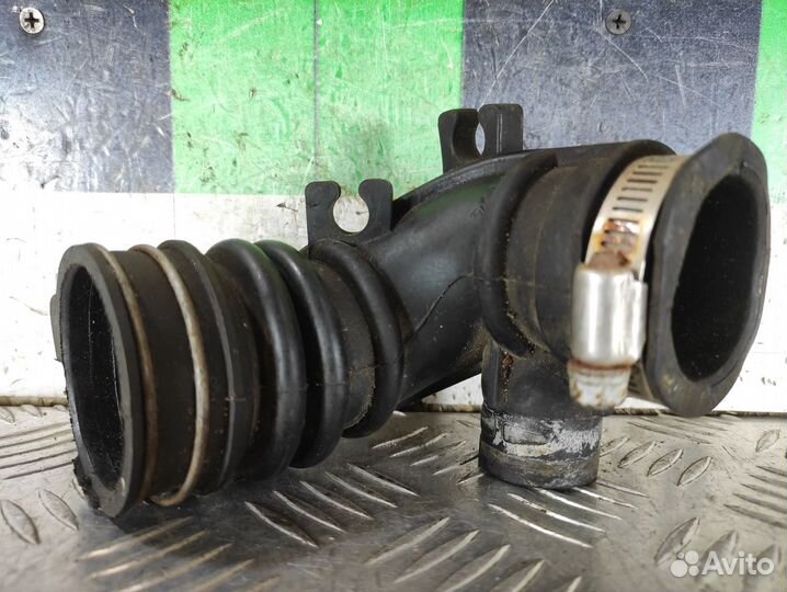 Патрубок воздушного фильтра Mazda Carol 2004-2009