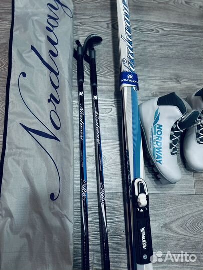 Лыжи беговые женские