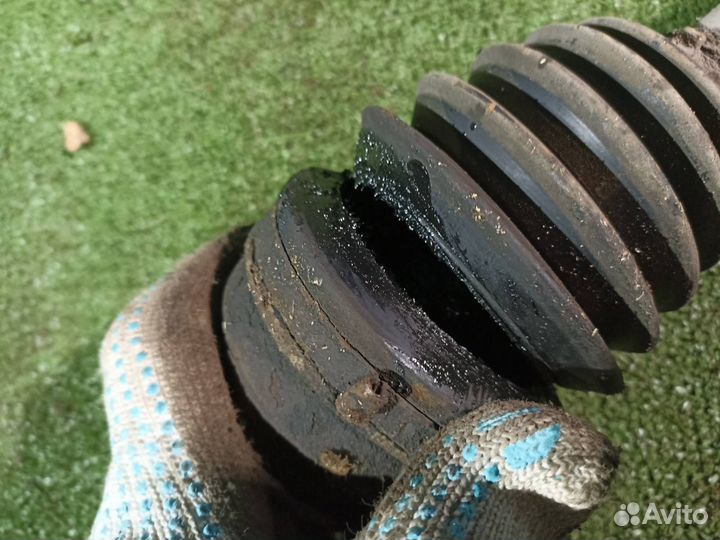 Полуось (привод) передний левый Renault Logan