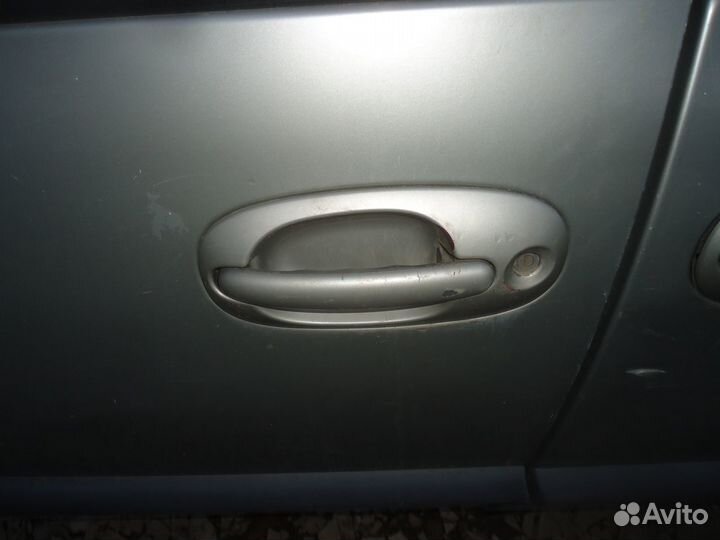 Ручка правой двери Chrysler Voyager 3