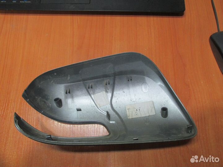 Накладка зеркала левого Toyota Avensis c 2006 - 08
